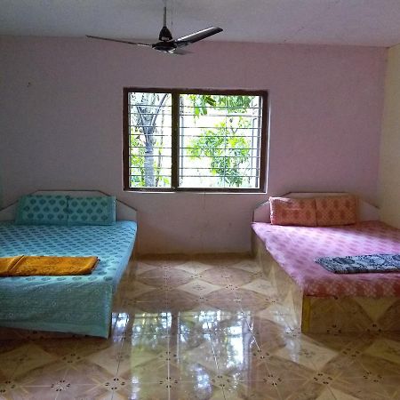 Om Shree Bed And Breakfast Harihareshwar 外观 照片
