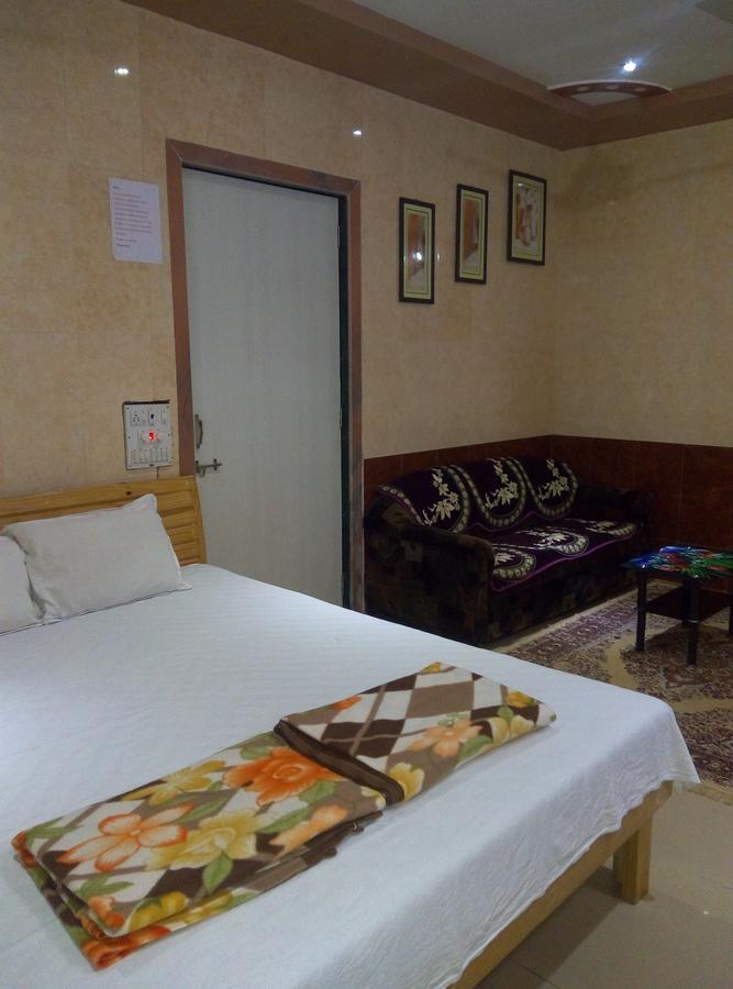 Om Shree Bed And Breakfast Harihareshwar 外观 照片